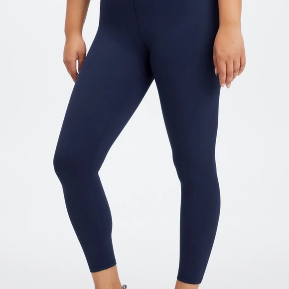 Boost 7/8 Legging - Picture 2 of 8